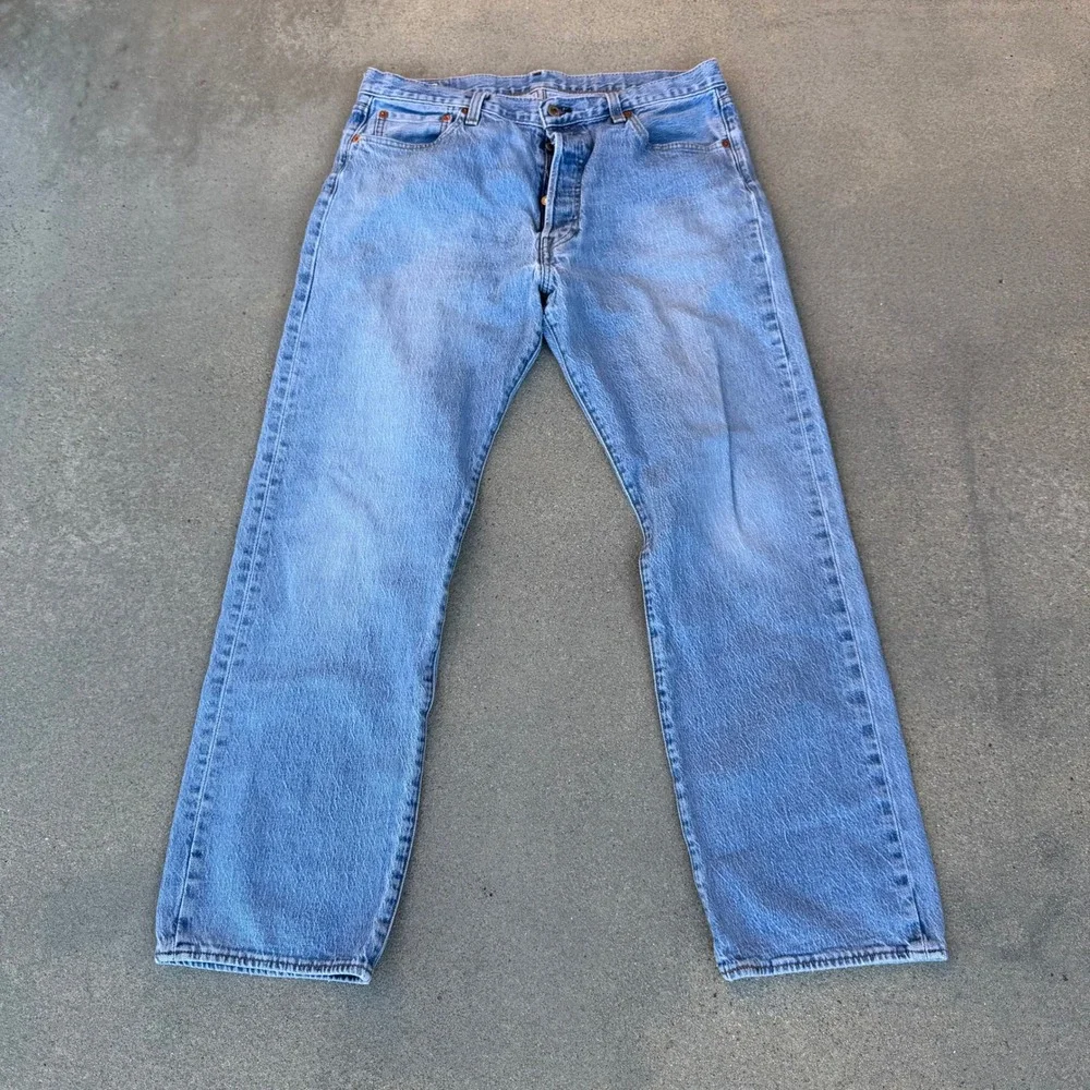 Levi's 501 Premium Original Fit Light Wash Straight Leg Jeans Men 36x32